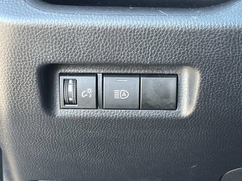 Used 2024 Toyota RAV4 XLE FWD image 25