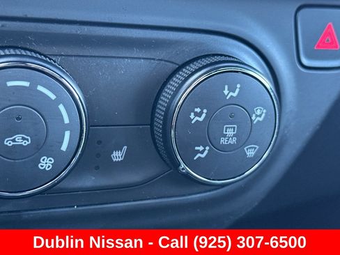 Used 2025 Chevrolet Trax RS FWD image 31