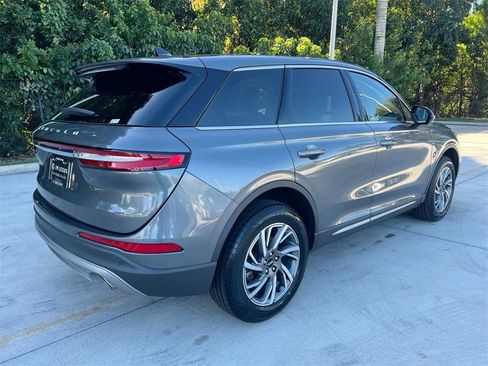 Used 2023 Lincoln Corsair Standard image 7