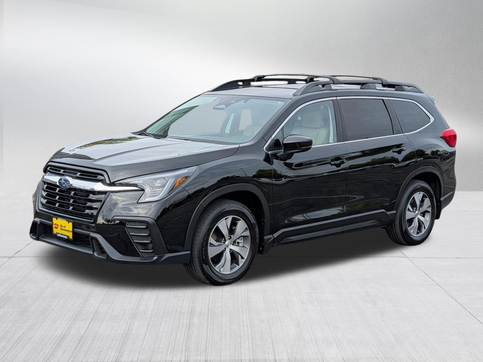 Used 2025 Subaru Ascent Premium AWD/4WD image 3