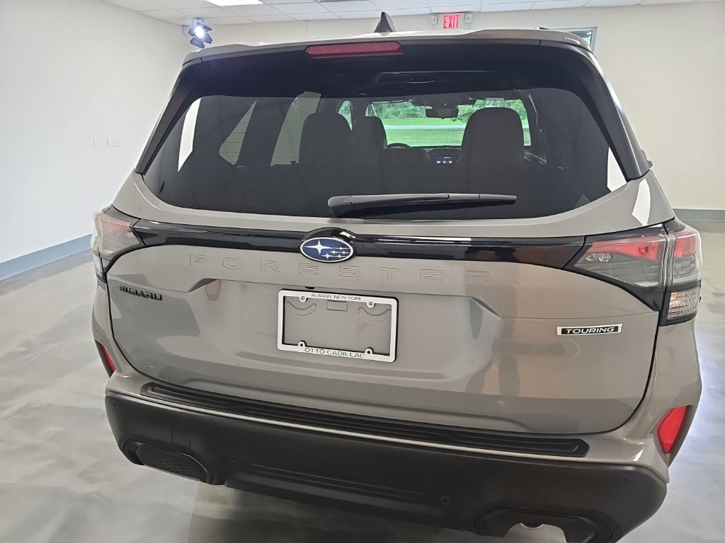 Used 2025 Subaru Forester Touring AWD/4WD image 4