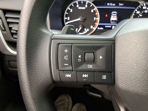 Used 2025 Nissan Rogue S image 24