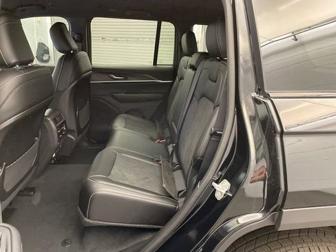 New 2026 Jeep Grand Cherokee Altitude image 16