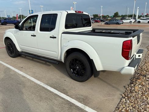Used 2021 Nissan Frontier SV w/ Midnight Edition Floor Mats RWD image 4