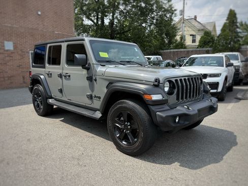 Used 2022 Jeep Wrangler Unlimited Sport AWD/4WD image 3
