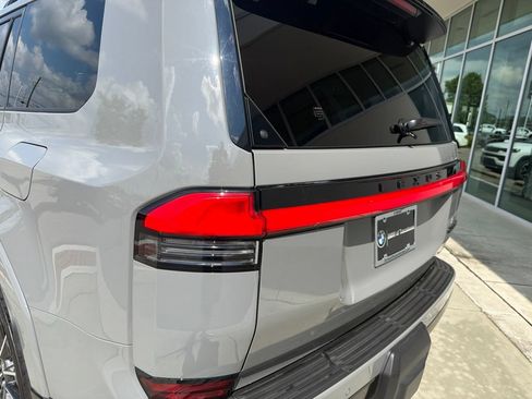 Used 2025 Lexus GX 550 w/ Accessory Package (2T) AWD/4WD image 14