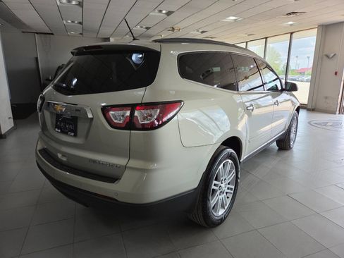 Used 2015 Chevrolet Traverse LT w/ Style and Technology Package FWD image 7