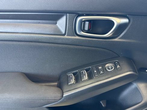 Certified 2025 Honda Civic Sport image 11