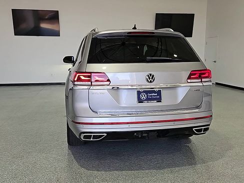 Certified 2022 Volkswagen Atlas SEL R-Line AWD/4WD image 7
