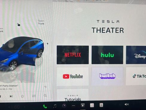 Used 2023 Tesla Model Y Long Range image 23