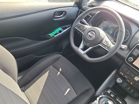 New 2025 Nissan Leaf SV Plus image 9