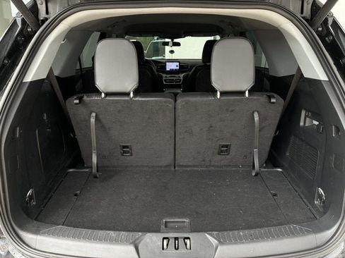 Used 2023 Ford Explorer XLT w/ Equipment Group 202A RWD image 22