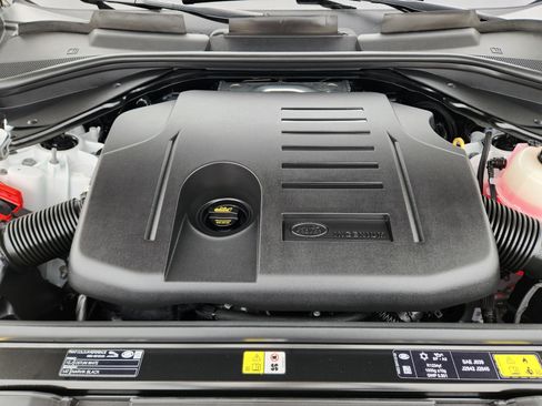 New 2026 Land Rover Range Rover Long Wheelbase SE image 32