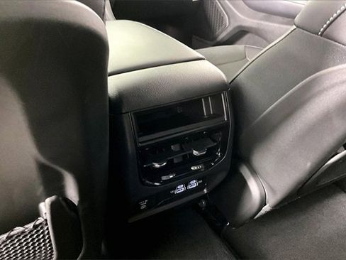 Used 2025 Jeep Grand Cherokee 4WD image 10