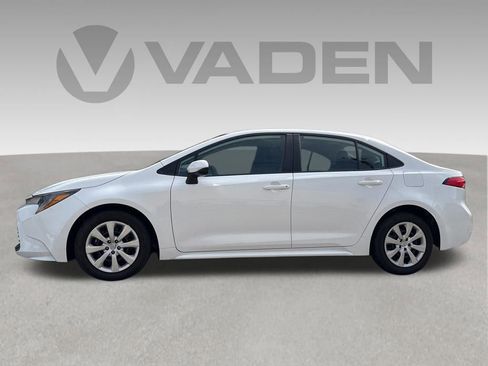 Used 2024 Toyota Corolla LE FWD image 15