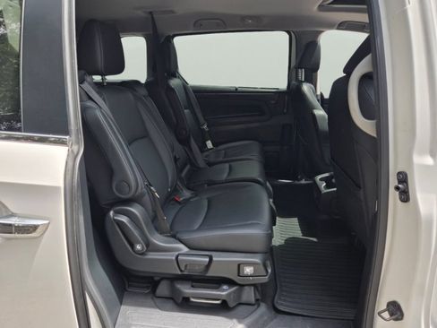 Used 2024 Honda Odyssey EX-L image 16