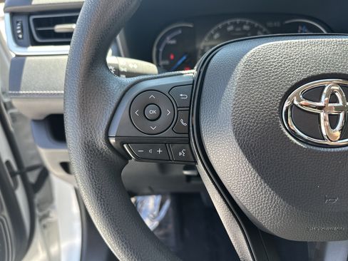 Certified 2025 Toyota RAV4 LE AWD/4WD image 19