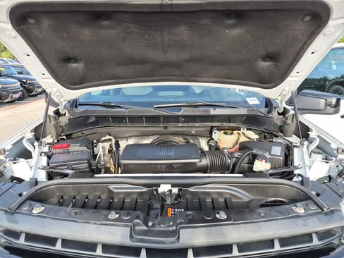 Used 2019 Chevrolet Silverado 1500 LT Trail Boss AWD/4WD image 18