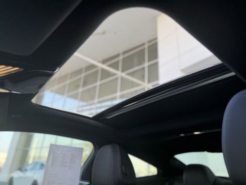 Used 2025 BMW 430i Coupe w/ Convenience Package image 11