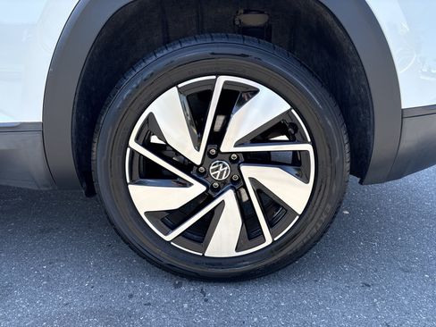 Used 2020 Volkswagen Atlas Cross Sport SE w/ Towing Package AWD/4WD image 14