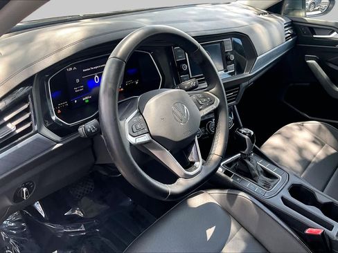Used 2022 Volkswagen Jetta SE FWD image 18