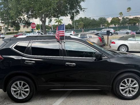 Used 2019 Nissan Rogue SV FWD image 4