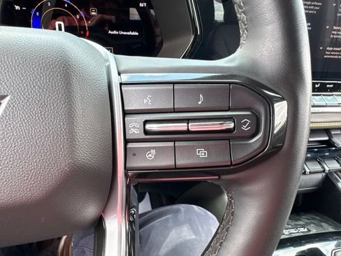 Used 2024 Chevrolet Colorado ZR2 w/ ZR2 Convenience Package III AWD/4WD image 18