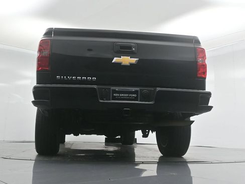 Used 2018 Chevrolet Silverado 1500 Custom w/ Custom Value Package image 43