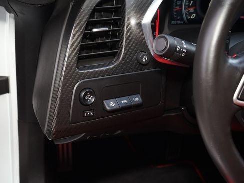 Used 2015 Chevrolet Corvette Z06 w/ 3LZ Preferred Equipment Group image 28