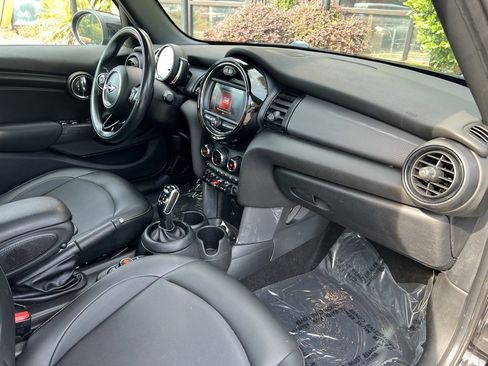 Used 2021 MINI Cooper 4-Door Hardtop image 28