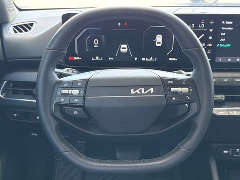 Used 2025 Kia K4 EX FWD image 23