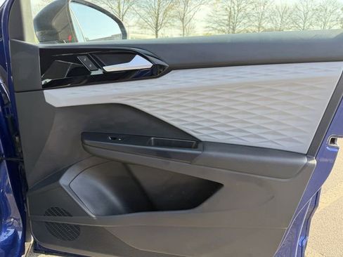 Used 2023 Volkswagen Taos S image 36