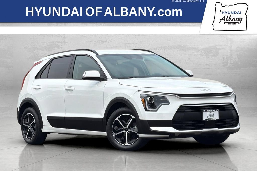 Used 2024 Kia Niro EX w/ EX Cold Weather Package FWD image 1