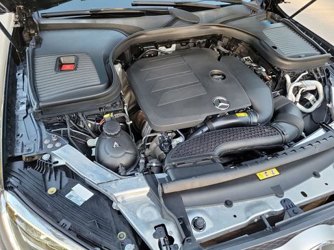 Used 2021 Mercedes-Benz GLC 300 w/ Premium Package image 9