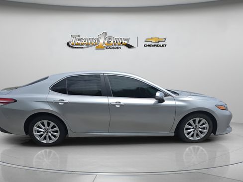 Used 2019 Toyota Camry LE FWD image 9