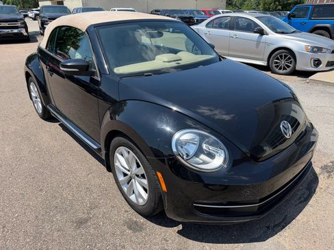 Used 2015 Volkswagen Beetle TDI FWD image 2
