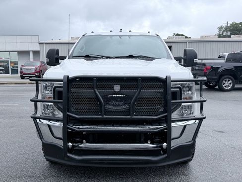 Used 2022 Ford F250 XL w/ Power Equipment Group AWD/4WD image 3