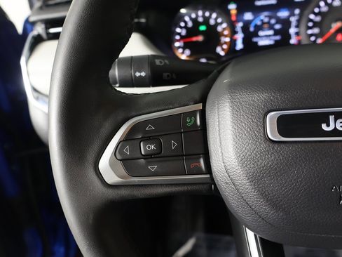 Used 2023 Jeep Compass Limited image 40