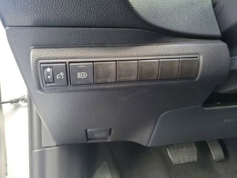 Used 2025 Toyota Corolla LE image 21