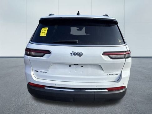 Used 2023 Jeep Grand Cherokee L Limited image 3