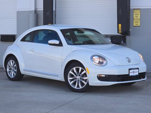 Used 2015 Volkswagen Beetle TDI FWD image 1