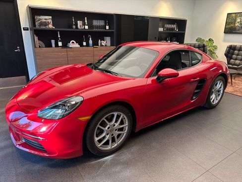 Certified 2025 Porsche 718 Cayman RWD image 3
