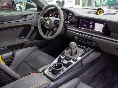 Used 2022 Porsche 911 GT3 image 13
