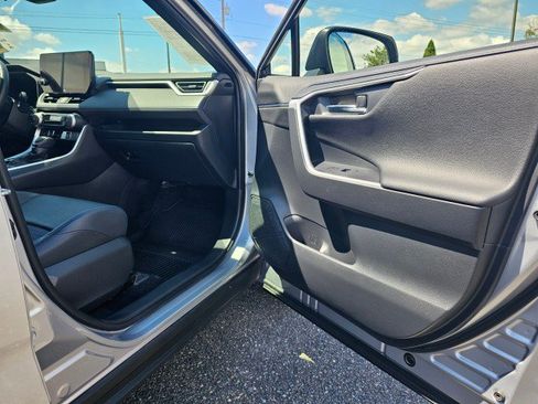 Used 2023 Toyota RAV4 XSE AWD/4WD image 12