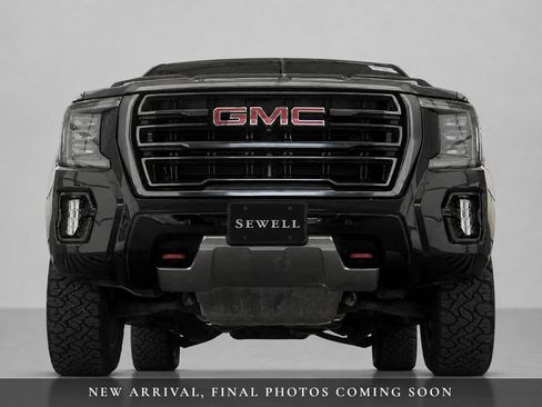 Used 2024 GMC Yukon AT4 w/ AT4 Premium Plus Package AWD/4WD image 3