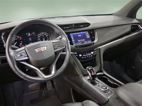 Used 2022 Cadillac XT6 Luxury image 27
