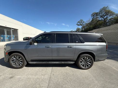 Used 2021 Cadillac Escalade ESV Sport AWD/4WD image 2