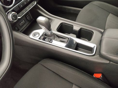 Used 2025 Nissan Sentra SV FWD image 26