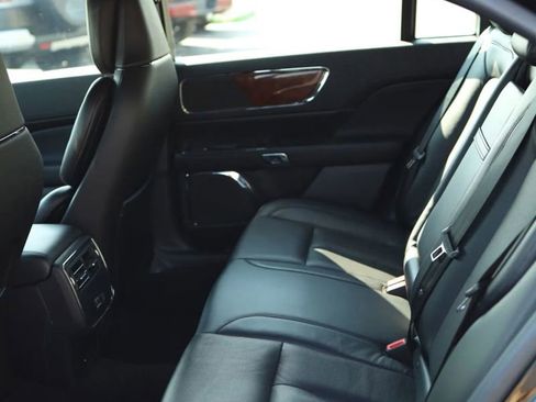 Used 2019 Lincoln Continental Select w/ Continental Climate Package image 36