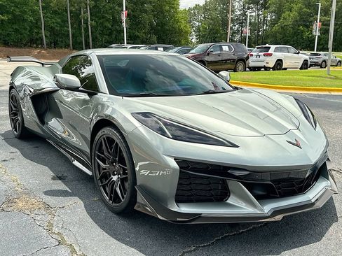 Used 2023 Chevrolet Corvette Z06 w/ Stealth Interior Trim Package RWD image 2